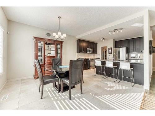 113 Everhollow Rise Sw, Calgary, AB - Indoor Photo Showing Dining Room