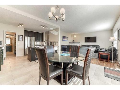 113 Everhollow Rise Sw, Calgary, AB - Indoor Photo Showing Dining Room