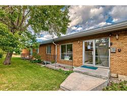 304-4328 4 Street NW Calgary, AB T2K 1A2