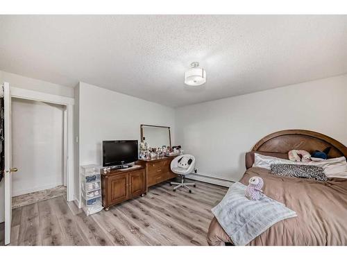 304-4328 4 Street Nw, Calgary, AB - Indoor Photo Showing Bedroom