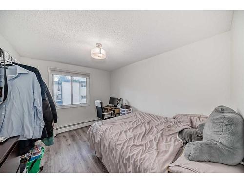 304-4328 4 Street Nw, Calgary, AB - Indoor Photo Showing Bedroom