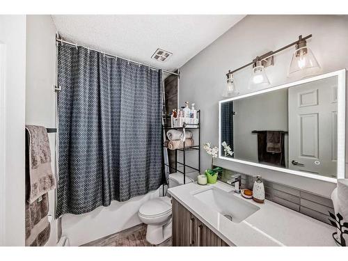 304-4328 4 Street Nw, Calgary, AB - Indoor Photo Showing Bathroom