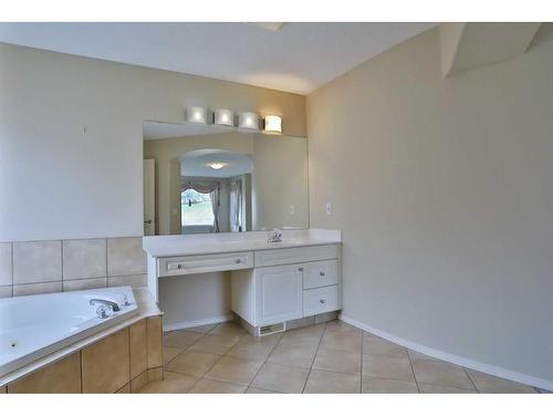 4642 Hamptons Way Nw, Calgary, AB - Indoor Photo Showing Bathroom