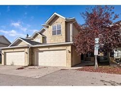 75-39 Strathlea Common SW Calgary, AB T3H 5P8