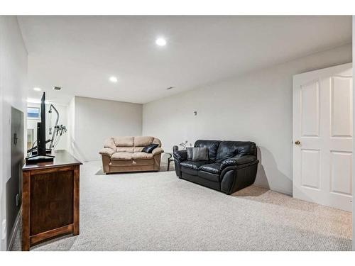 2 Wellington Cove, Strathmore, AB - Indoor