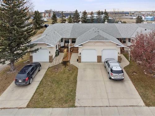 2 Wellington Cove, Strathmore, AB - Outdoor