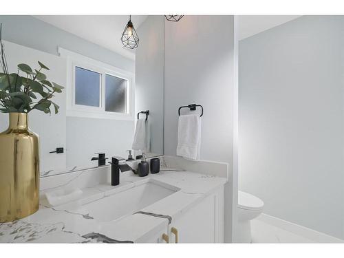 12551 Cannington Way Sw, Calgary, AB - Indoor Photo Showing Bathroom