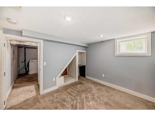 432 20 Street North, Lethbridge, AB - Indoor Photo Showing Other Room