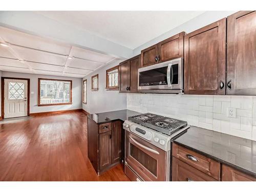 432 20 Street North, Lethbridge, AB - Indoor Photo Showing Kitchen