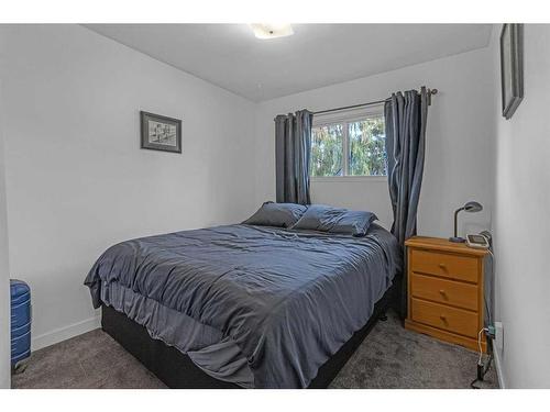 97 Fielding Drive Se, Calgary, AB - Indoor Photo Showing Bedroom