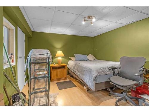 97 Fielding Drive Se, Calgary, AB - Indoor Photo Showing Bedroom