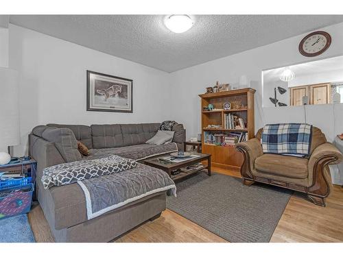 97 Fielding Drive Se, Calgary, AB - Indoor Photo Showing Other Room