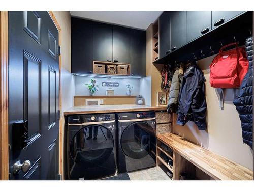 35 Tuscany Reserve Court Nw, Calgary, AB - Indoor Photo Showing Laundry Room