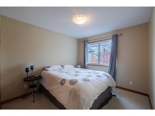 35 Tuscany Reserve Court Nw, Calgary, AB - Indoor Photo Showing Bedroom