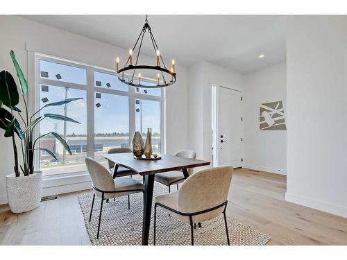 3011 33 Street Sw, Calgary, AB - Indoor Photo Showing Dining Room