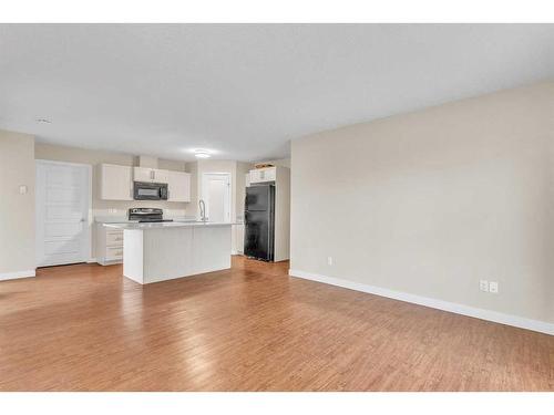 2101-2781 Chinook Winds Drive Sw, Airdrie, AB - Indoor Photo Showing Kitchen