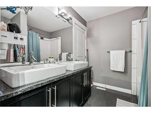 217 Rainbow Falls Glen, Chestermere, AB - Indoor Photo Showing Bathroom