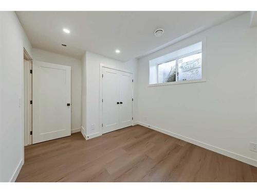 605 11 Avenue Ne, Calgary, AB - Indoor Photo Showing Other Room