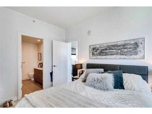 1702-1500 7 Street Sw, Calgary, AB - Indoor Photo Showing Bedroom