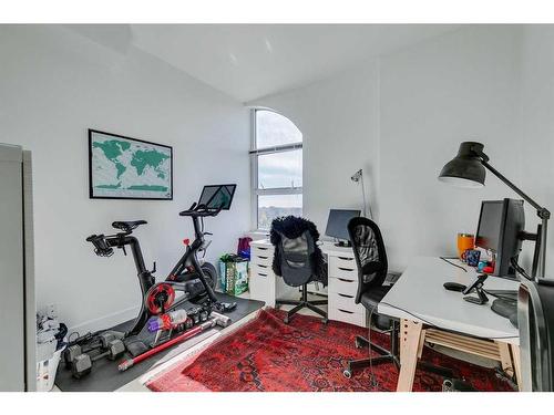 1702-1500 7 Street Sw, Calgary, AB - Indoor Photo Showing Gym Room