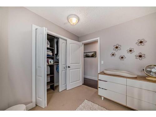 4-121 Village Heights Sw, Calgary, AB - Indoor Photo Showing Bedroom