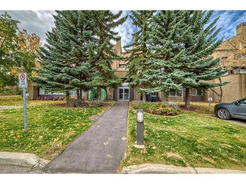 4-121 Village Heights Sw, Calgary, AB - Outdoor