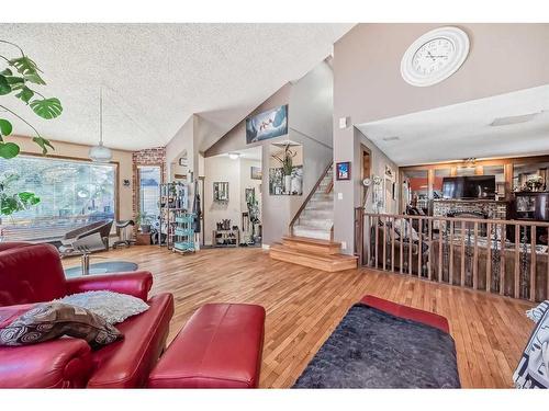 9306 Santana Crescent Nw, Calgary, AB - Indoor