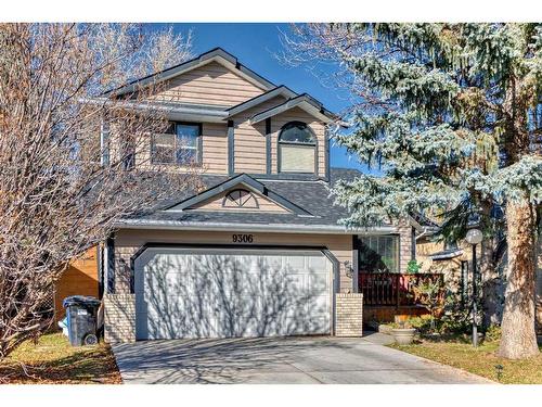 9306 Santana Crescent Nw, Calgary, AB - Outdoor