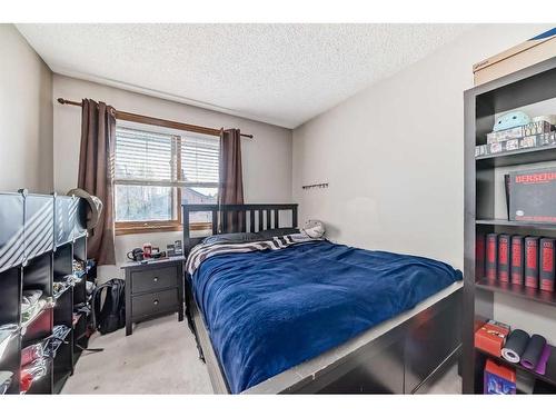 9306 Santana Crescent Nw, Calgary, AB - Indoor Photo Showing Bedroom