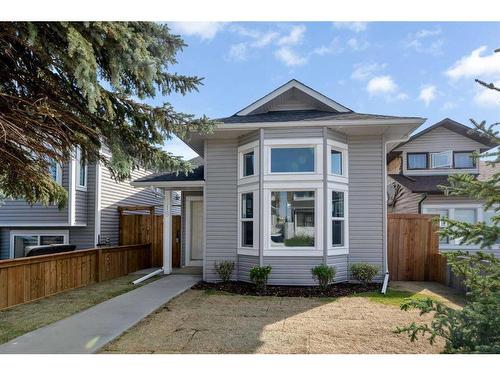 215 Falmere Way Ne, Calgary, AB - Outdoor