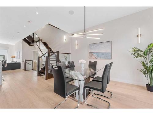 129 7 Avenue Ne, Calgary, AB - Indoor Photo Showing Dining Room