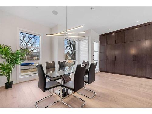 129 7 Avenue Ne, Calgary, AB - Indoor Photo Showing Dining Room