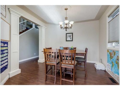 39 Rockcliff Landing Nw, Calgary, AB - Indoor Photo Showing Dining Room