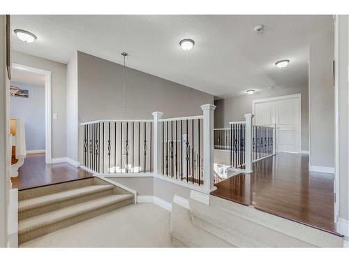 39 Rockcliff Landing Nw, Calgary, AB - Indoor Photo Showing Other Room