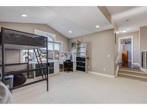 39 Rockcliff Landing Nw, Calgary, AB - Indoor Photo Showing Other Room