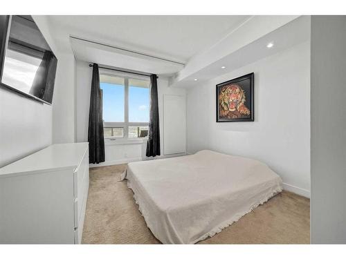 1906-8880 Horton Road Sw, Calgary, AB - Indoor Photo Showing Bedroom