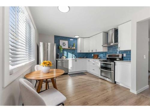 35 Abingdon Court Ne, Calgary, AB - Indoor Photo Showing Kitchen