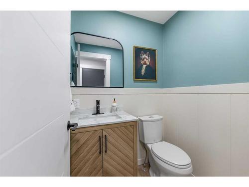 35 Abingdon Court Ne, Calgary, AB - Indoor Photo Showing Bathroom