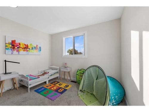 35 Abingdon Court Ne, Calgary, AB - Indoor Photo Showing Bedroom