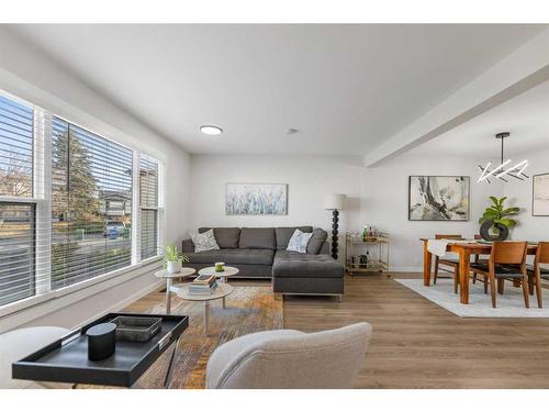 35 Abingdon Court Ne, Calgary, AB - Indoor Photo Showing Living Room