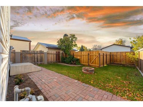 35 Abingdon Court Ne, Calgary, AB - Outdoor