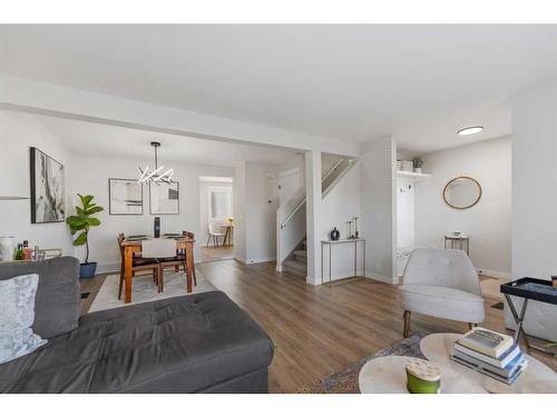 35 Abingdon Court Ne, Calgary, AB - Indoor Photo Showing Living Room