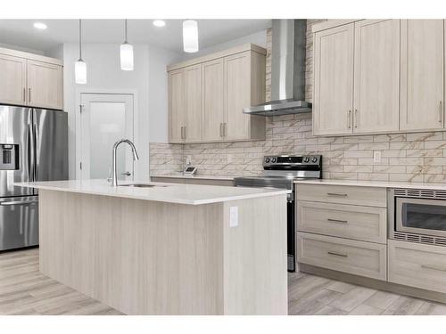 156 Walcrest Boulevard Se, Calgary, AB - Indoor Photo Showing Kitchen With Upgraded Kitchen