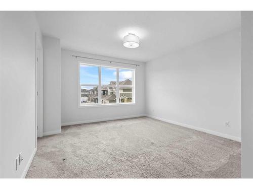 156 Walcrest Boulevard Se, Calgary, AB - Indoor Photo Showing Other Room