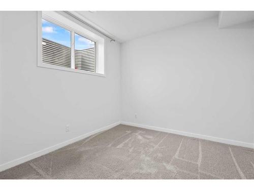 156 Walcrest Boulevard Se, Calgary, AB - Indoor Photo Showing Other Room