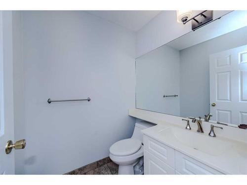 307 Hamptons Mews Nw, Calgary, AB - Indoor Photo Showing Bathroom