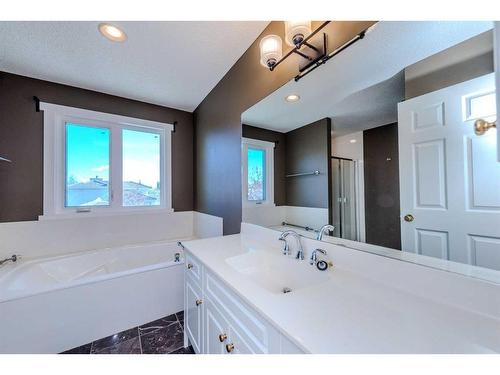 307 Hamptons Mews Nw, Calgary, AB - Indoor Photo Showing Bathroom