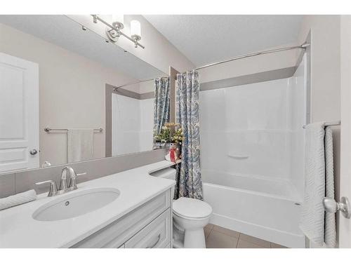 2238 Brightoncrest Common Se, Calgary, AB - Indoor Photo Showing Bathroom