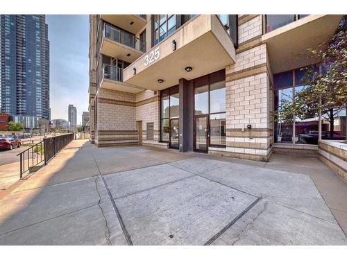 1407-325 3 Street Se, Calgary, AB - Outdoor With Balcony