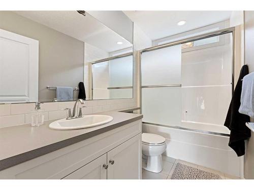 1464 Copperfield Boulevard Se, Calgary, AB - Indoor Photo Showing Bathroom